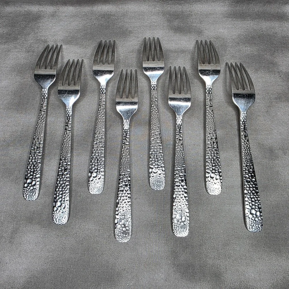(X8) Hammered Silver Tone Forks 8 1/8